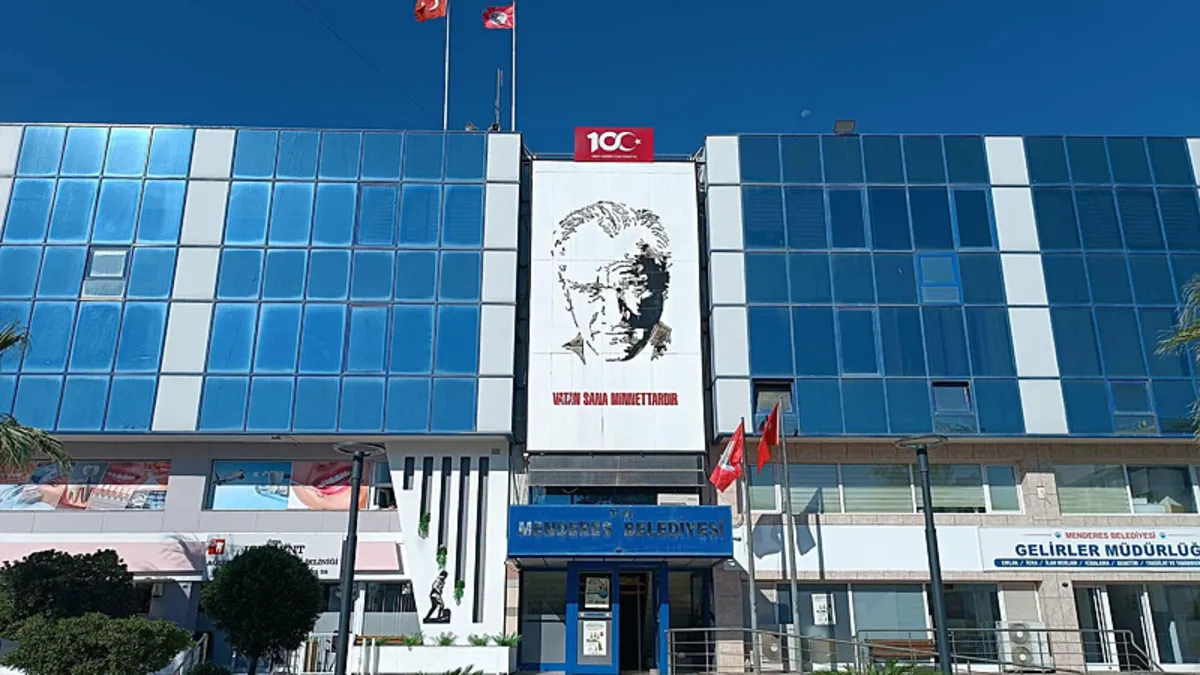 Menderes Belediyesi'ne rüşvet operasyonunda 2. dalga: 9 gözaltı