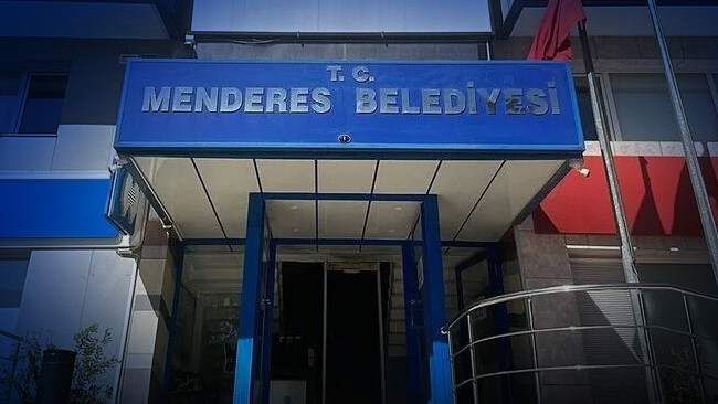 Menderes Belediyesi'nde Yolsuzluk Soruşturması: Başkan Çiçek ve 15 Şüpheli Adliyede
