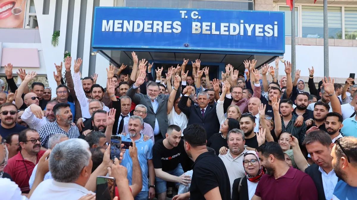 Menderes Belediyesi'nde başkan vekilliği seçimini Asuman Şen kazandı
