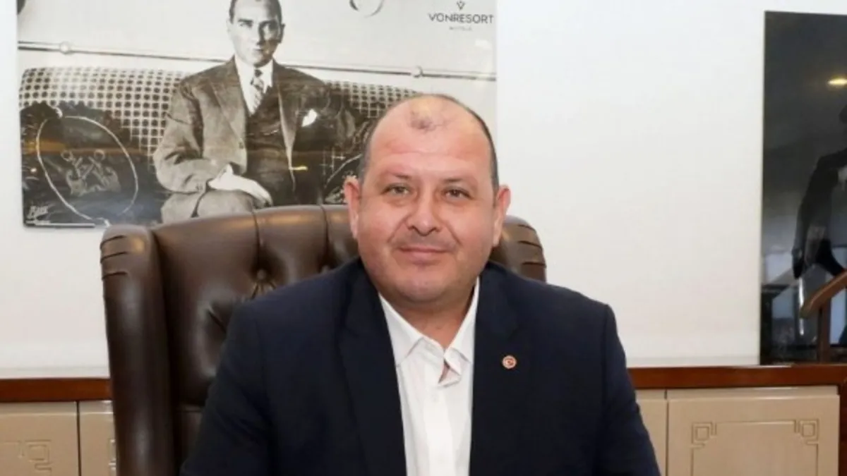 Menderes Belediyesi'nde rüşvet operasyonu: Başkan Çiçek gözaltında