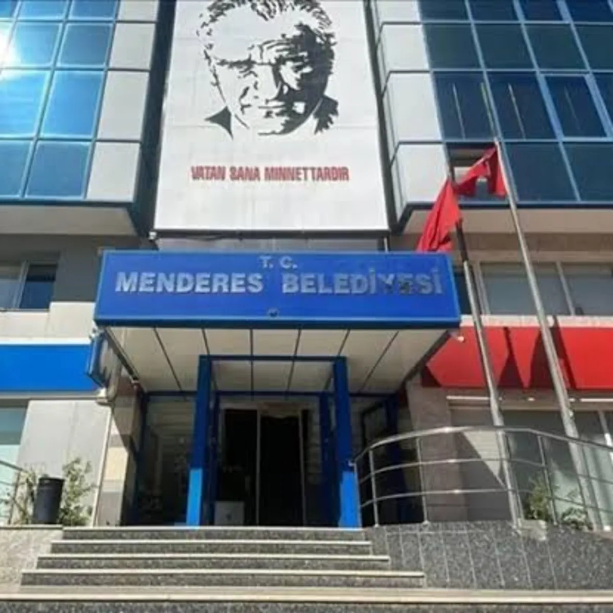 Menderes Belediyesi'ne 2. dalga operasyon: 9 şüpheli gözaltında