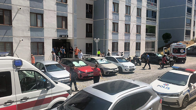 Menteşe'de Şüpheli Ölüm: Genç Kadın ve Eski Erkek Arkadaşı Evde Ölü Bulundu