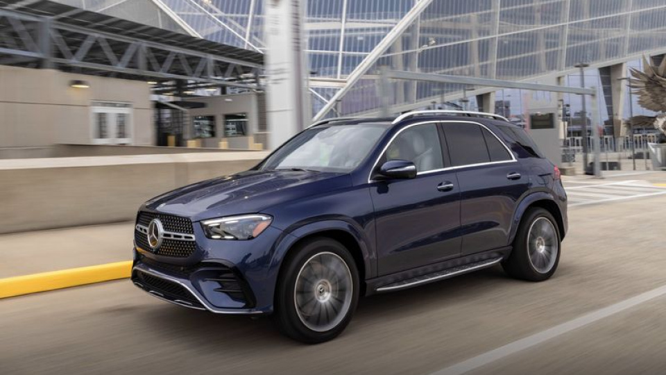 Mercedes satışları Çin'deki durgunlukla ikinci çeyrekte geriledi