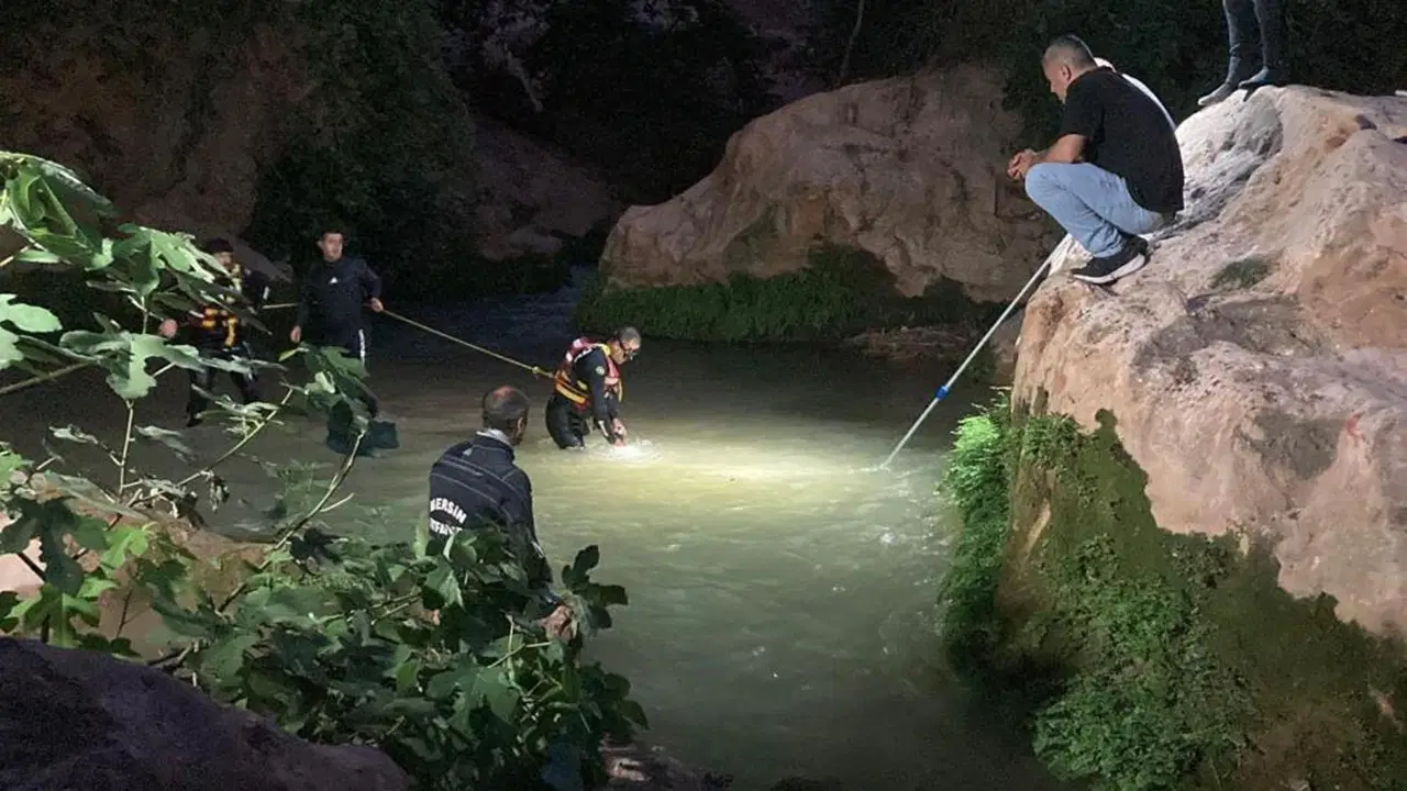 Mersin'de 15 Yaşındaki Çocuk Akıntıya Kapılarak Hayatını Kaybetti