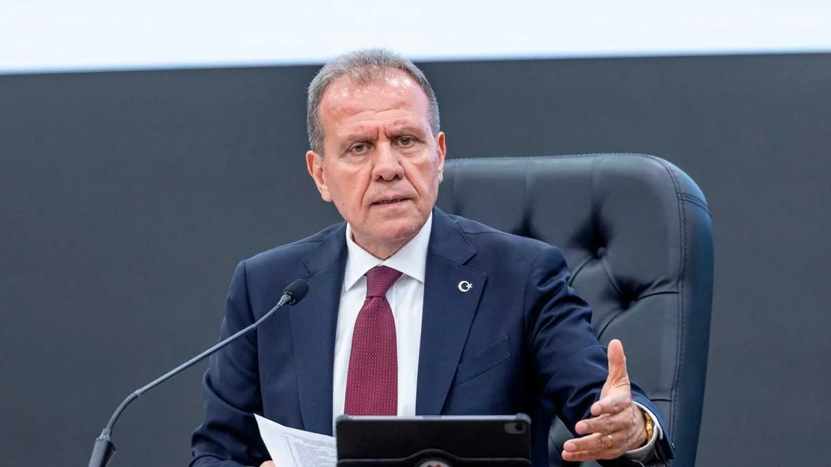Mersin'de 3 Belediyeye Yolsuzluk Operasyonu: Vahap Seçer Gözaltında