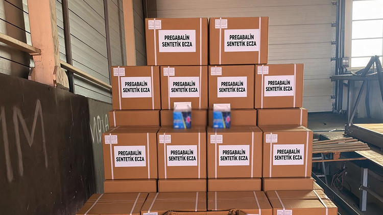 Mersin'de 3 Operasyonda 1 Ton 716 Kilo Pregabalin Ele Geçirildi