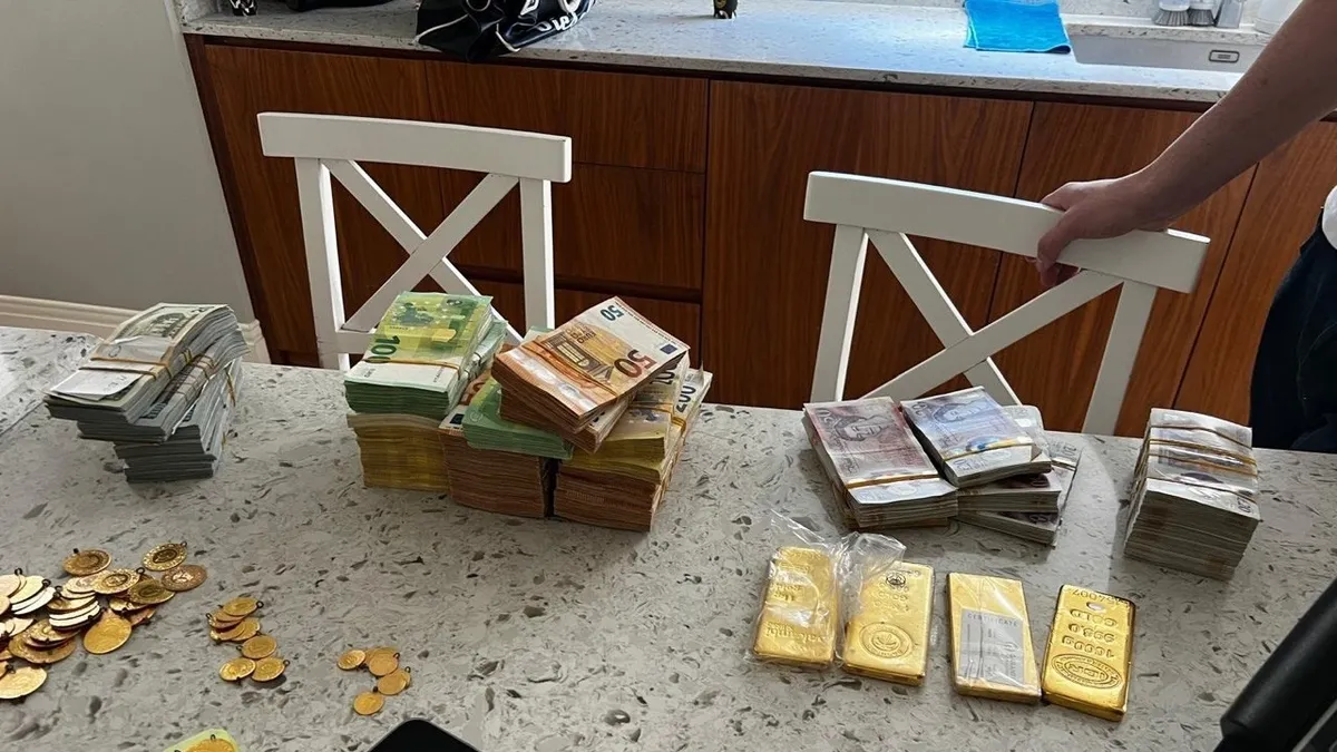Mersin Belediyesi Soruşturmasında Şok Görüntüler: Evden Servet Çıktı
