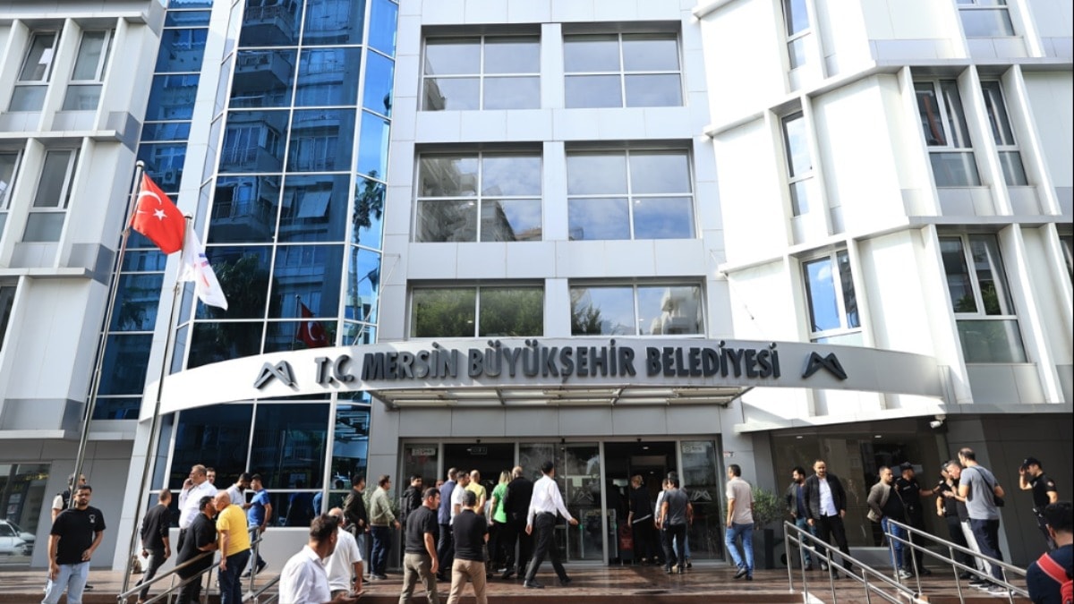Mersin Büyükşehir Belediyesi'ne Operasyon: Seçer ve 59 Kişi Gözaltında