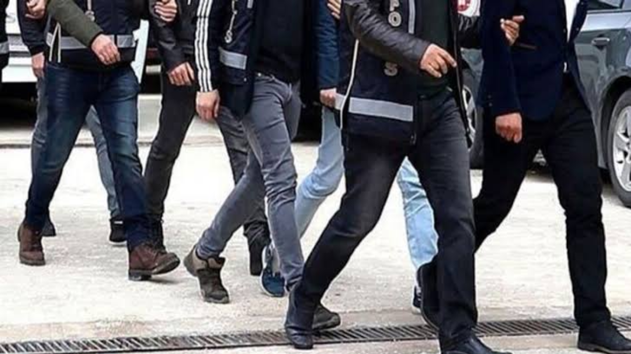 Mersin Merkezli Kaçak Tütün Operasyonu: 20 Gözaltı