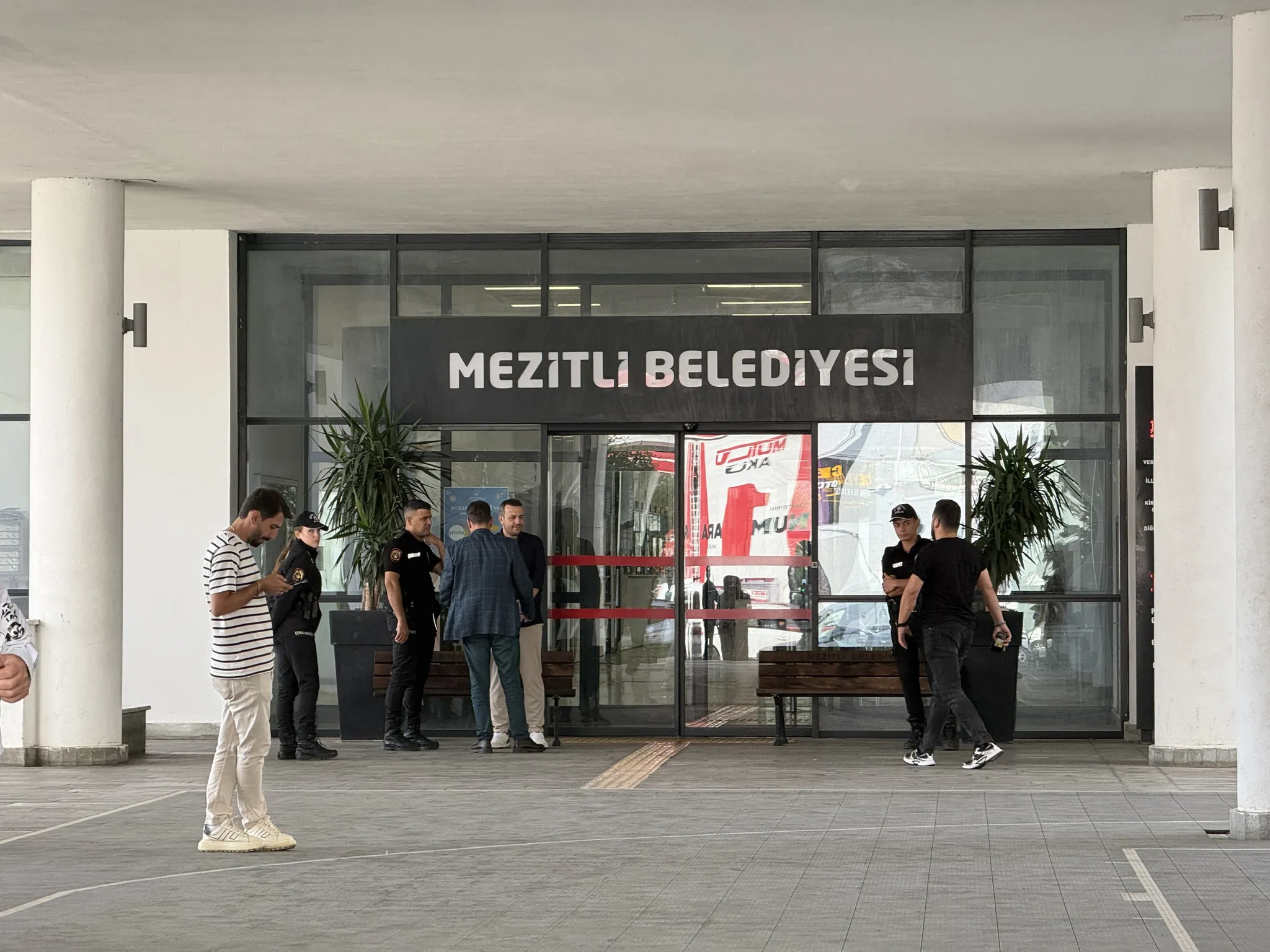Mersin Mezitli'de Rüşvet Çarkı: '5 Milyonu Vazoya Koy
