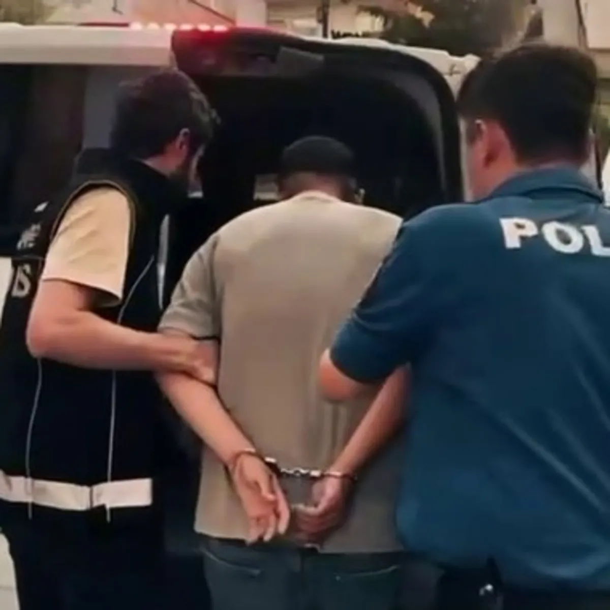 Mersin'de narkotik operasyonu: 42 gözaltı, 10 firari aranıyor