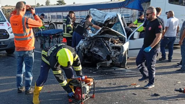 Mersin'de Trafik Kazası: 2 Ölü, 1 Yaralı