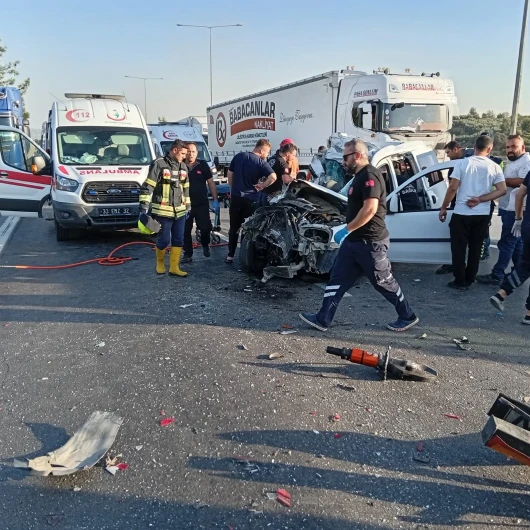 Mersin Tarsus'ta Trafik Kazası: 2 Ölü, 1 Yaralı