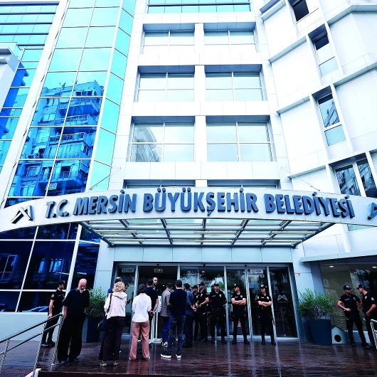 Mersin'de 1,5 Milyarlık Yolsuzluk Operasyonu: 3 Belediye Başkanı Gözaltında