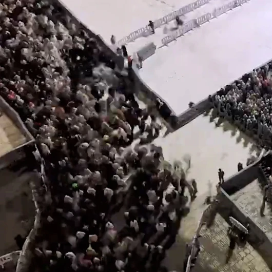 Mescid-i Haram'da Namaz Vakti: Müslümanların Görüntüsü Büyüledi