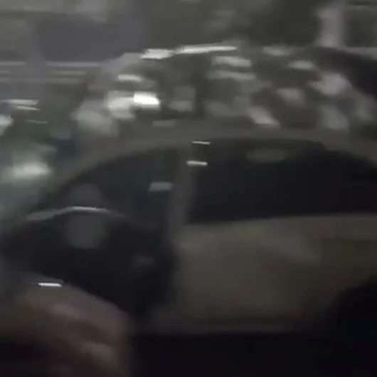 Meşhed'de ABD Sonrası Kaos: Rejim Yanlıları Kalabalığına Araç Daldı