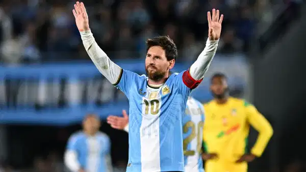 Messi'den Arjantin'e Veda: Gözyaşları Geceye Damga Vurdu