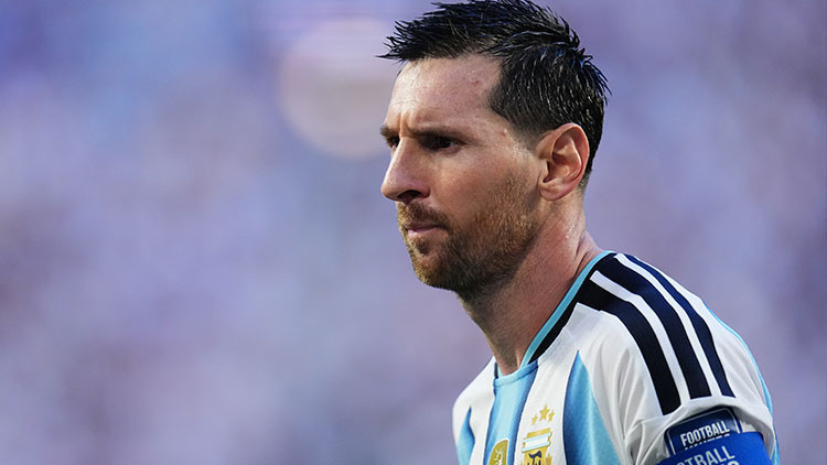 Messi'den sert sitem: 'Hem tekme atıyorlar, hem forma istiyorlar