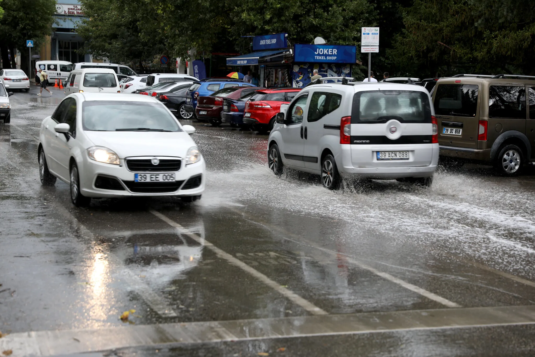 Meteoroloji'den 14 ile sarı kod uyarısı: İstanbul'da fırtına 70 km/s'ye ulaşacak
