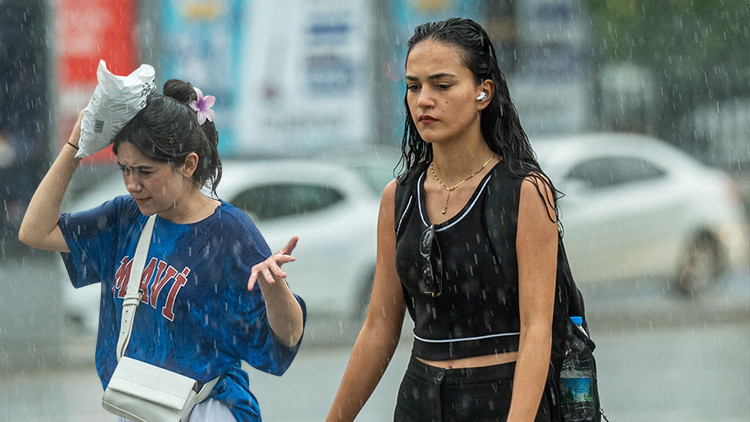Meteoroloji 5 İçin Sarı Alarm Verdi: Dolu, Sel ve Yıldırım Tehlikesi