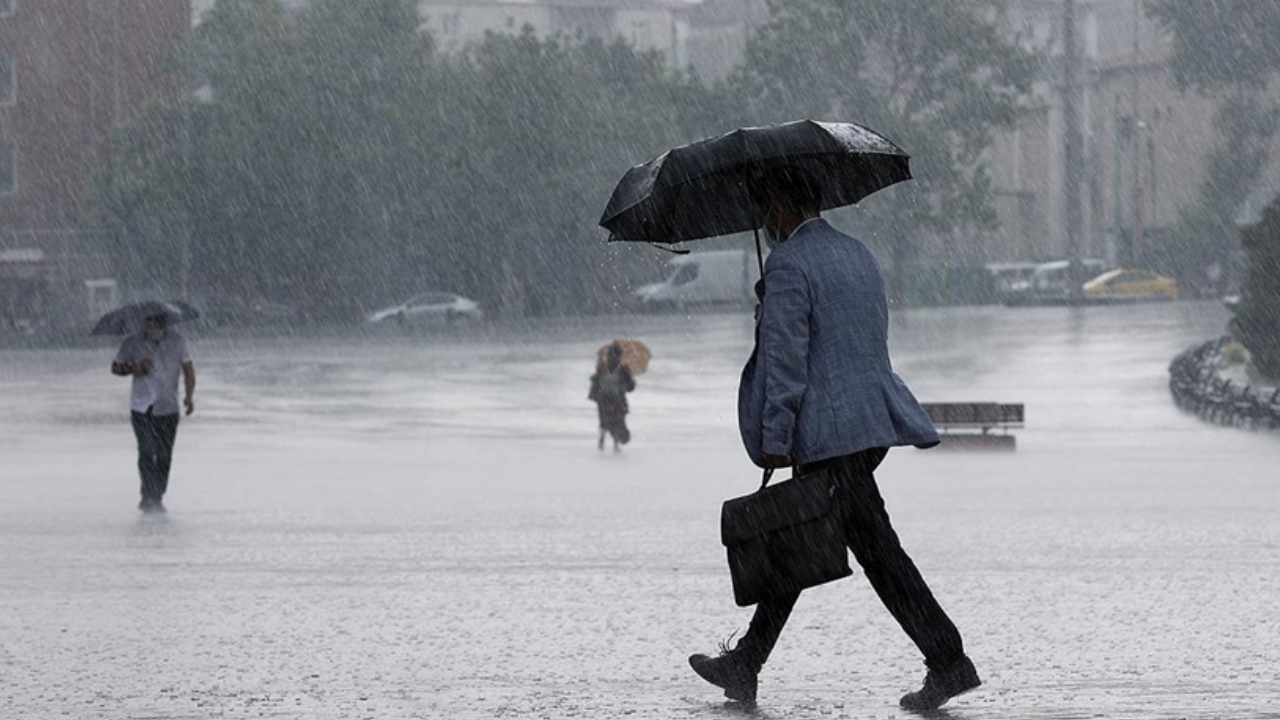 Meteoroloji'den 19 ile sarı alarm: Güneş yerini sağanak ve gök gürültülü yağışlara bırakıyor