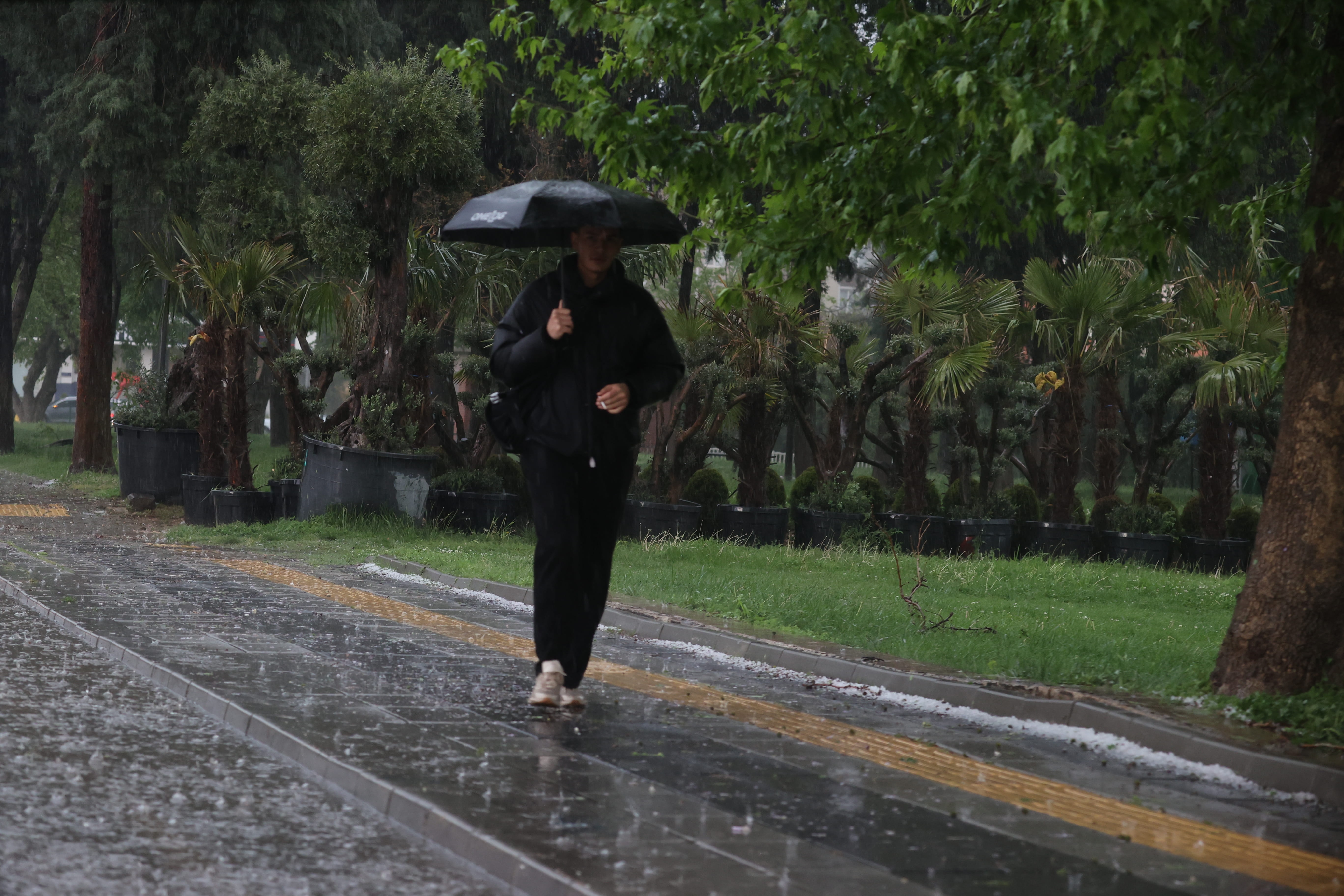 Meteoroloji'den 81 İle Sağanak Uyarısı: İstanbul'dan Kars'a Kadar Etkili Olacak