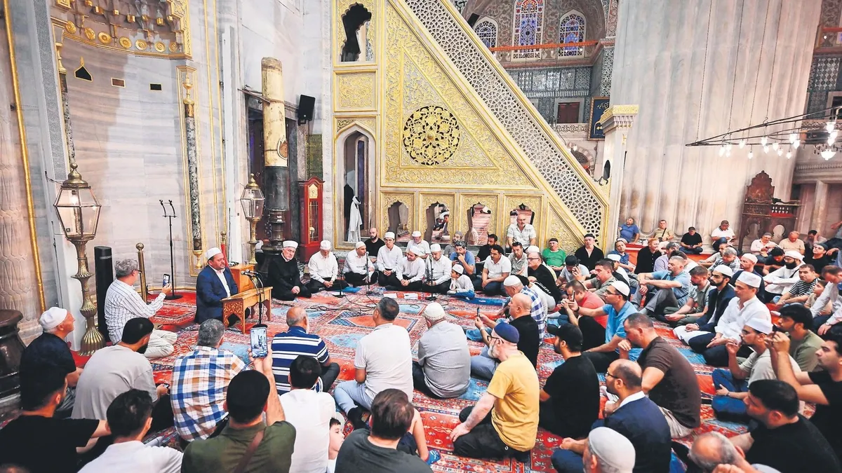Mevlit Kandili'nde camiler doldu taştı