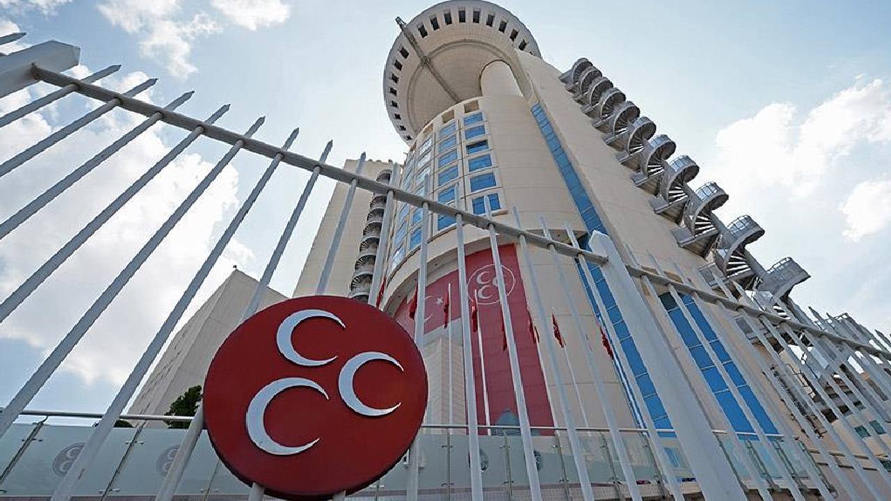 MHP'de 'çerçeve yasa' krizi: İzzet Ulvi Yönter imzalamadı, partide fire mi var
