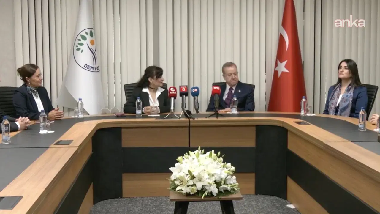 MHP heyetinden DEM Parti'ye bayram ziyareti: 'Terörsüz Türkiye' vurgusu