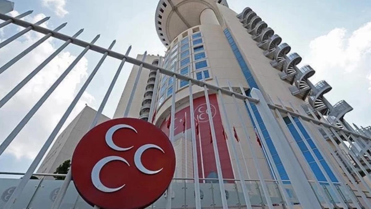 MHP'de Manisa İl Teşkilatı Feshedildi