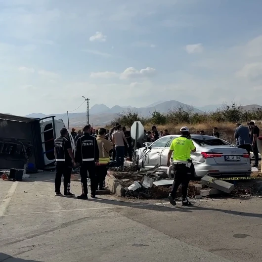 MHP Milletvekili Karakoç'un da yaralandığı kazada 1 ölü