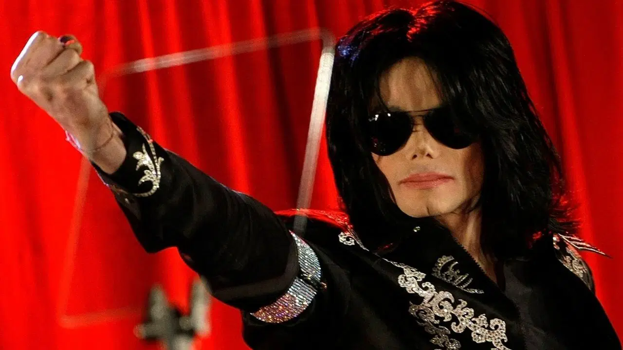 Michael Jackson ölümünden 17 yıl sonra zirvede