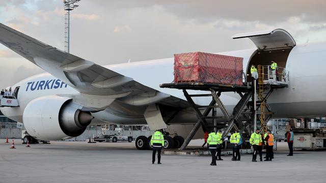 Mikro İhracat Kargolarında Hava Yolu Transit Süreçleri Basitleşiyor