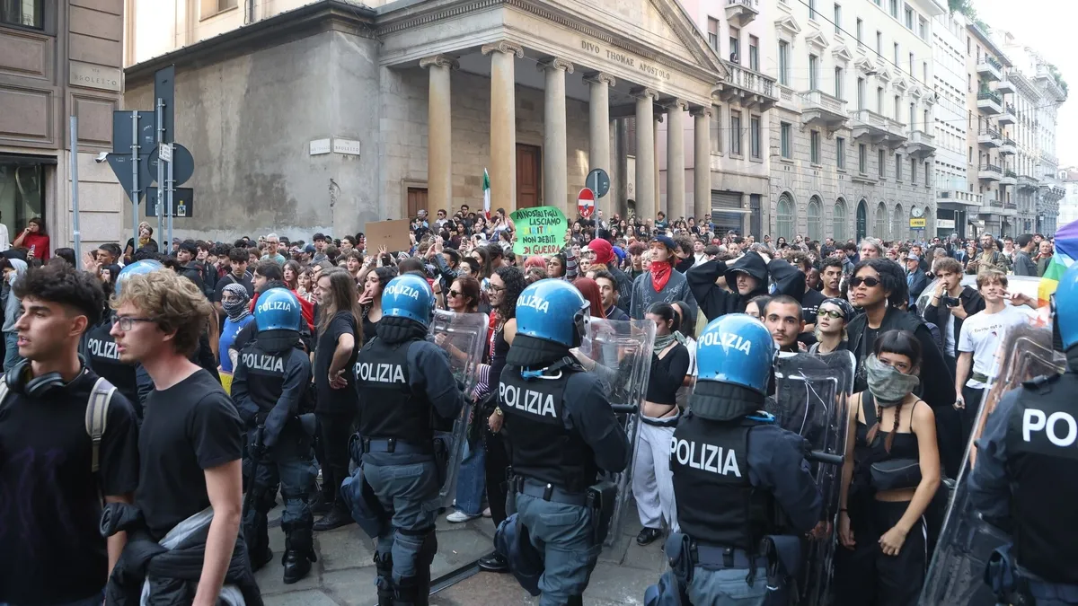 Milano'da Hayat Pahalılığı Eylemleri: Polis ve Göstericiler Çatıştı
