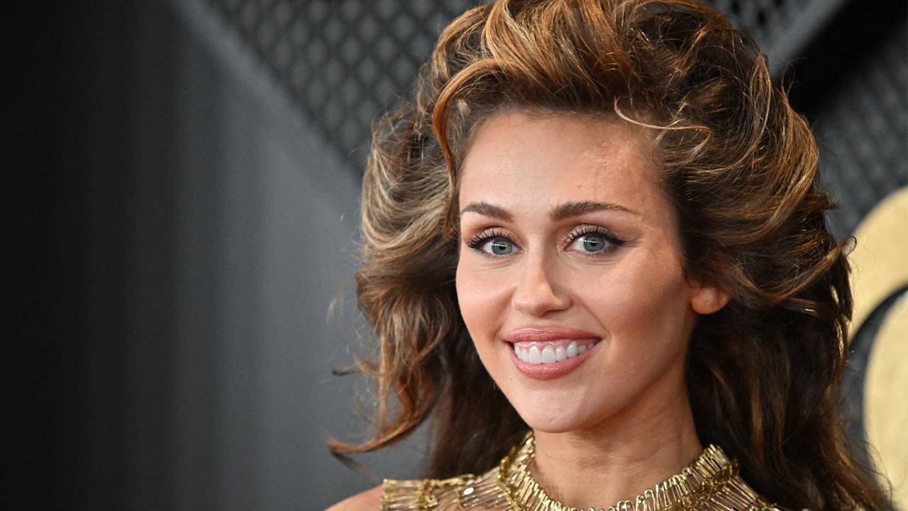 Miley Cyrus, Billboard 200'de Tarihi Düşüş Yaşadı