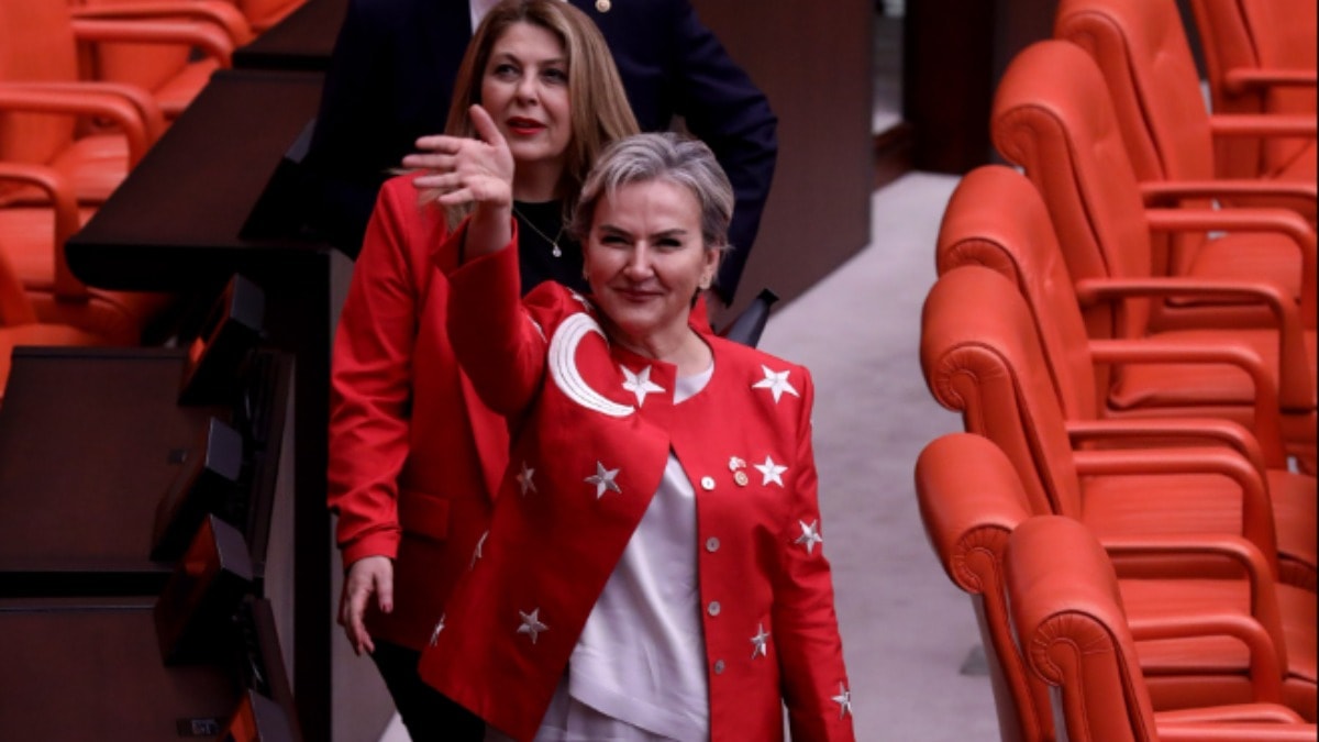 Milletvekili Üçüncü Partisine Geçiyor: Nimez Özdemir Yeni Rotasını Belirledi