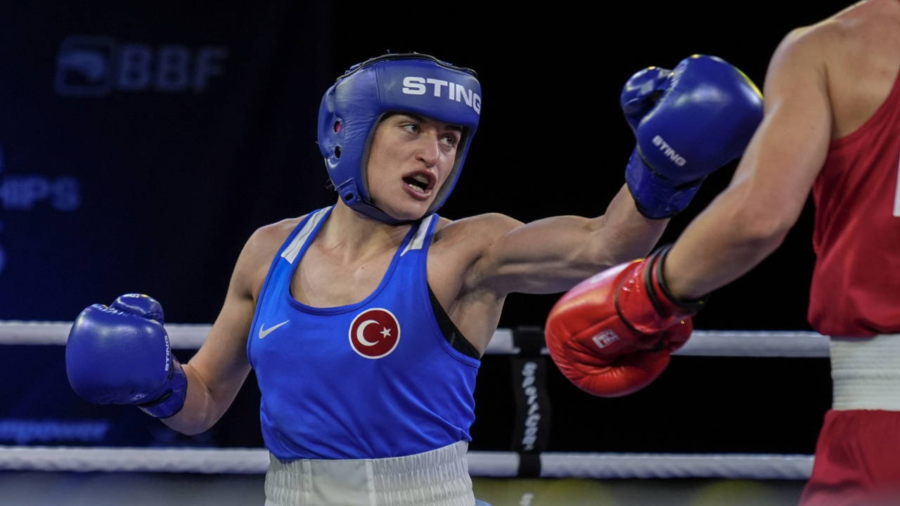 Milli Boksörlerden Avrupa'da Tarihi Başarı: Esra Yıldız Kahraman Yarı Finalde, Büşra Işıldar Finalde