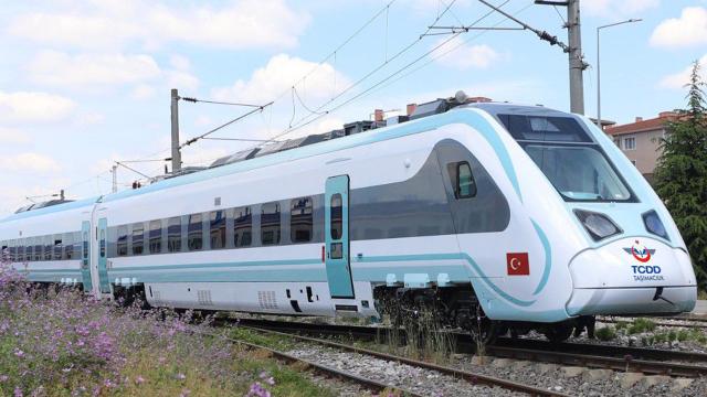 Milli Elektrikli Tren Halkalı-Uzunköprü Hattında Seferlere Başladı