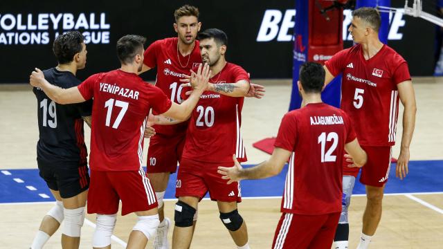 Milli Erkek Voleybol Takımımız Sırbistan'ı Set Vermeden Geçti