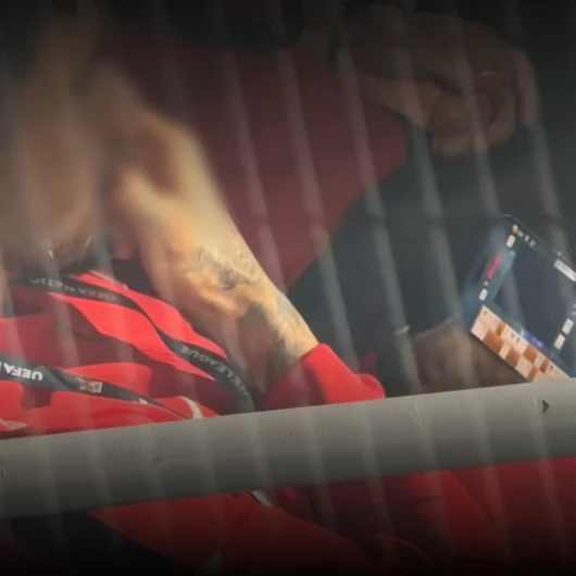 Milli Futbolcu Okey Oynarken Yakalandı: İtalya Maçı Öncesi Görüntüler