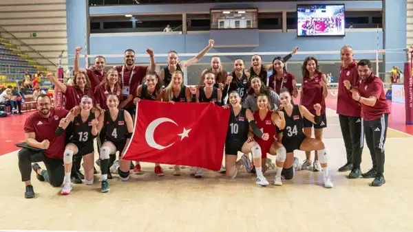 Milli Kadın Voleybolcular Akdeniz Oyunları'nda Altın Madalyaya Uzandı