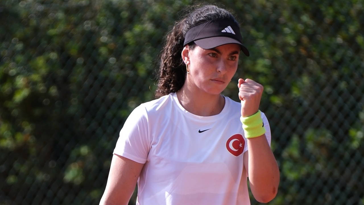 Milli tenisçi Ayla Aksu Portekiz'de finale yükseldi