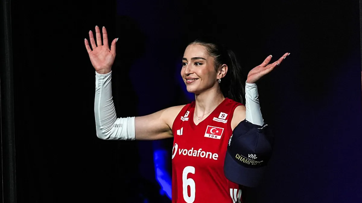 Milli Voleybolcu Saliha Şahin Sakatlık İddialarını Yanıtladı