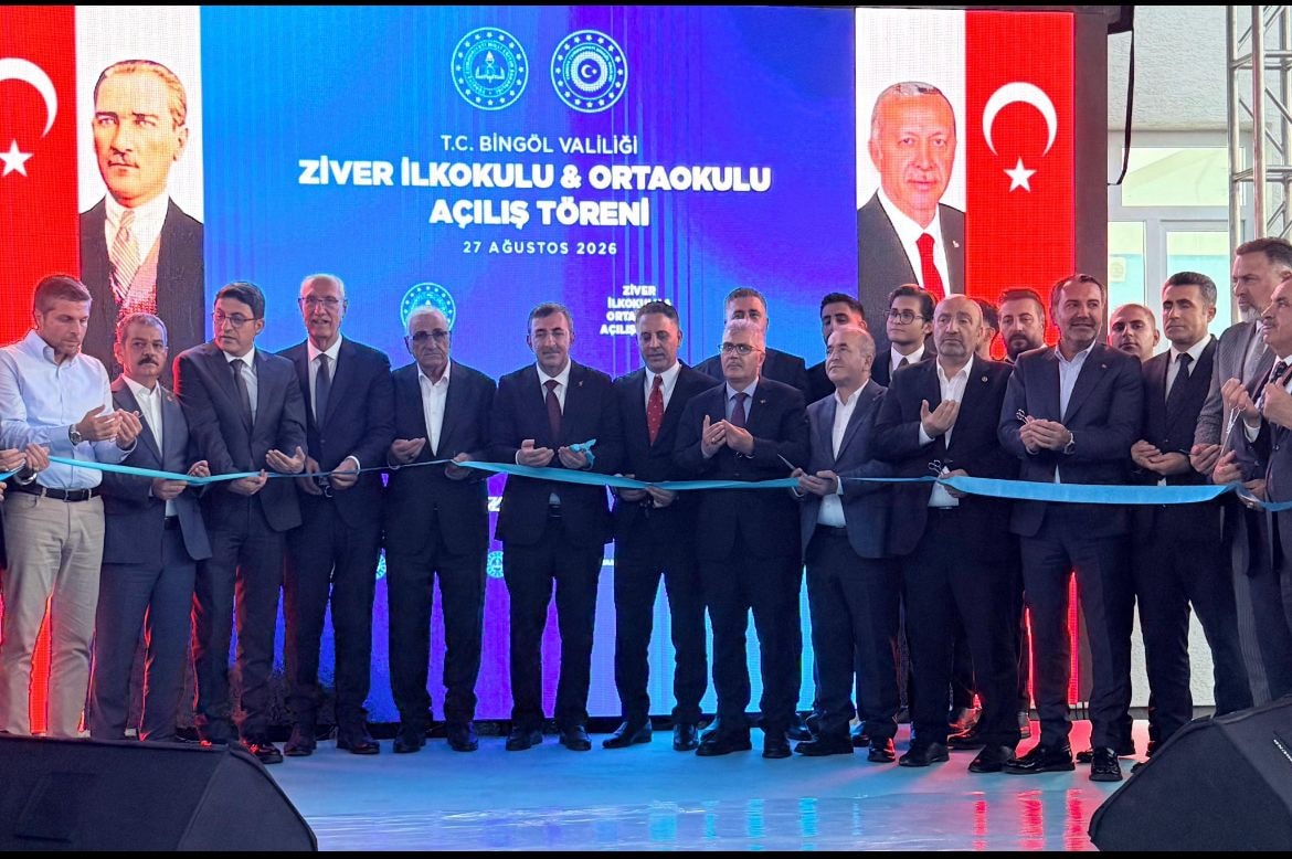 Milyarlık ihalelerin müteahhidi Cevdet Yılmaz'la okul açtı