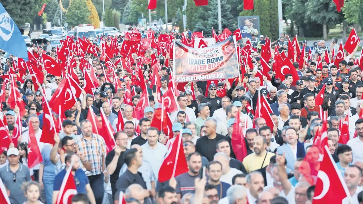 Milyonların Vatan Nöbeti: 15 Temmuz Şehitleri Anıldı