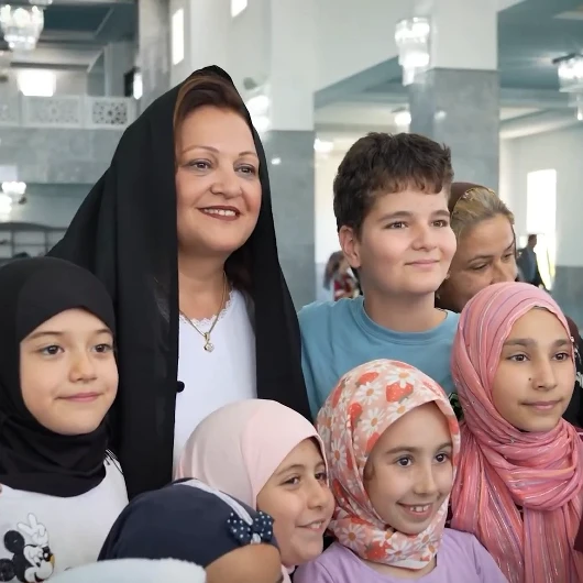 Miniklerin Davetini Kırmadı: Burcu Köksal'dan Anlamlı Ziyaret