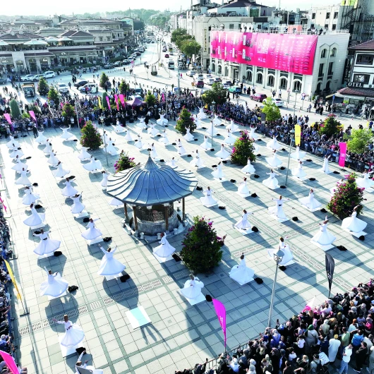 Mistik Müzik Festivali’nde 99 Semazen Siyasi Mesaj Verdi