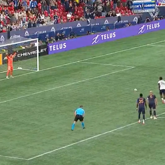 MLS'te Tarihi Penaltı: Ne Direk Ne File, Top Kayıp