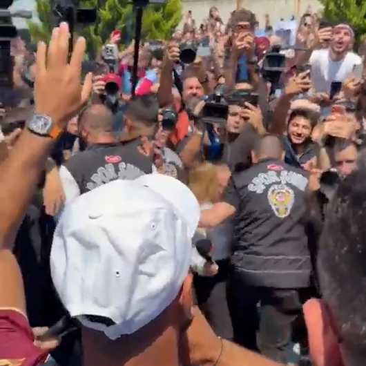 Mohamed Salah Trabzonspor İçin İstanbul'da, Taraftara Üçlü Çektirdi