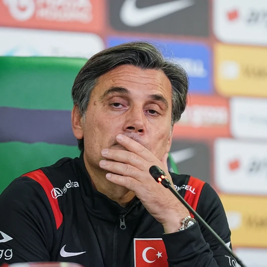 Montella'dan İki Yıldıza Heykel Göndermesi: 'Heykellerini Dikerim